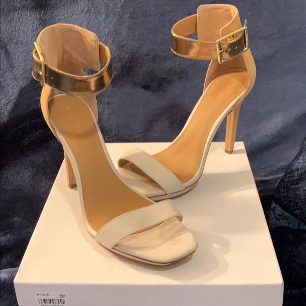 *NEW* Calvin Klein heels size 9.5